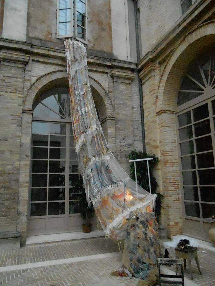 Opera di Marianna de Leoni Progetto Trame SonoreInstallazione e video Filando via, Osimo 2014